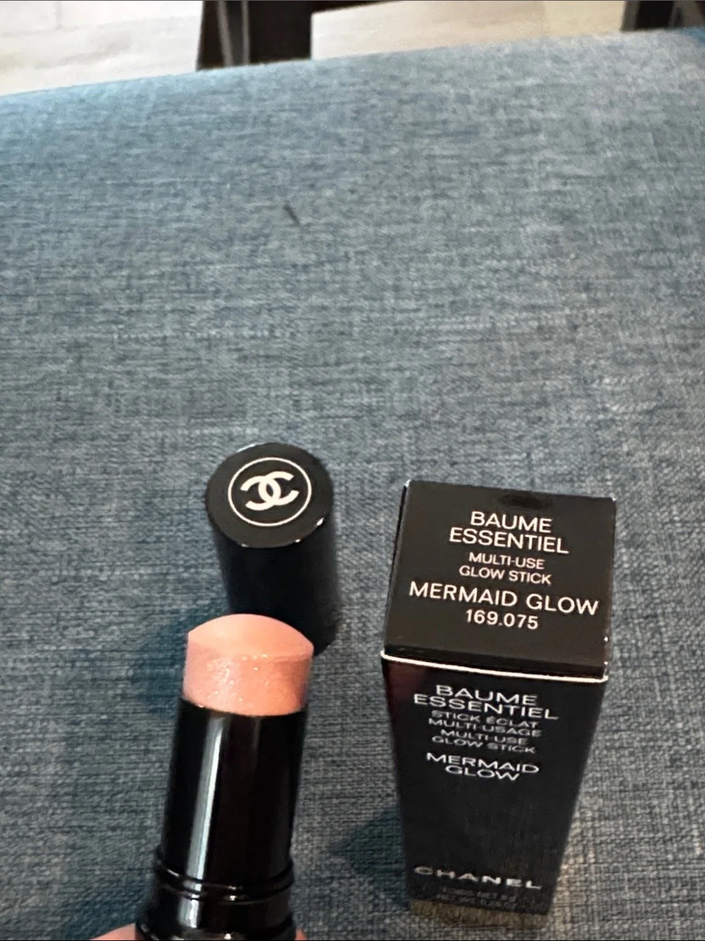 🌸Chanel BAUME ESSENTIEL Multi-Use Glow Stick,  MERMAID GLOW shade, New🌸